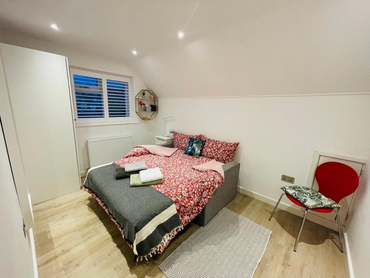 In A Beautiful House With Free On St Parking * Brighton