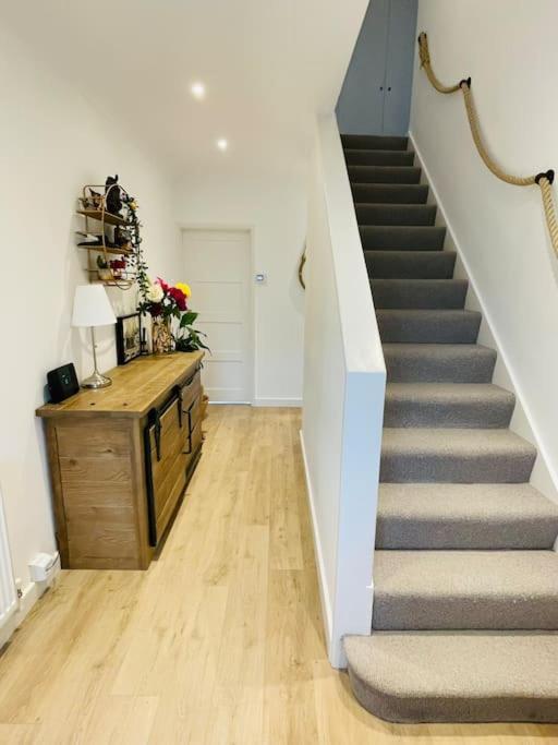 In A Beautiful House With Free On St Parking * Brighton