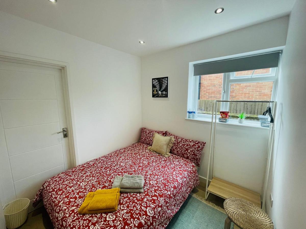 Homestay In A Beautiful House With Free On St Parking